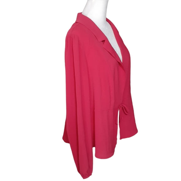 Torrid size 2 top. One tie closure. Red - Picture 2 of 8